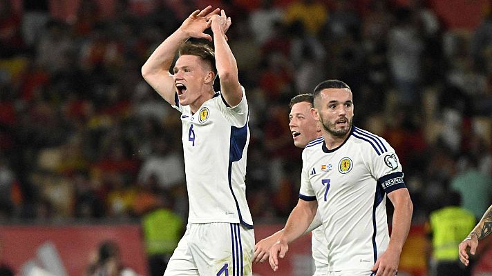 Fútbol - España se lleva un gran susto: golazo de McTominay anulado