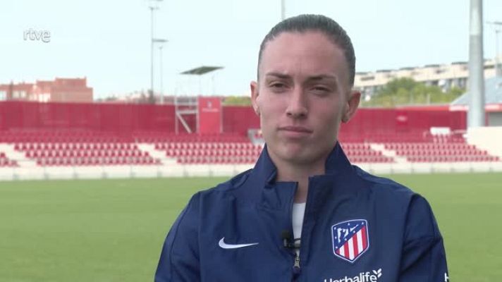 Fútbol - Eva Navarro: "Estamos luchando por nuestros derechos"