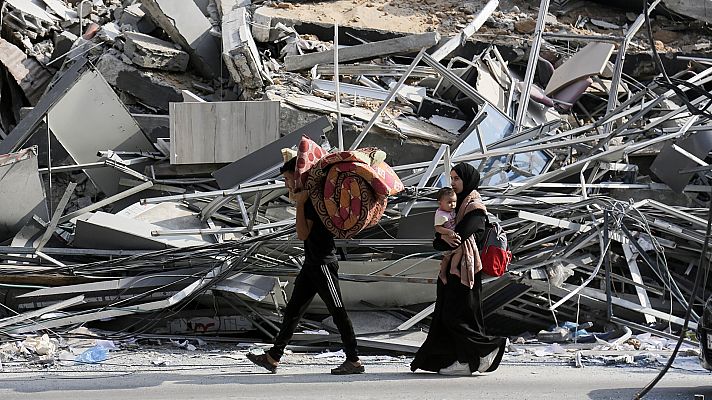 Telediario Fin de Semana - Cientos de personas tratan de huir de una Gaza en ruinas