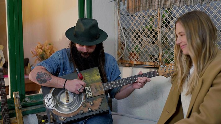 Planeta R - Crear instruments amb materials reciclats de la deixalleria