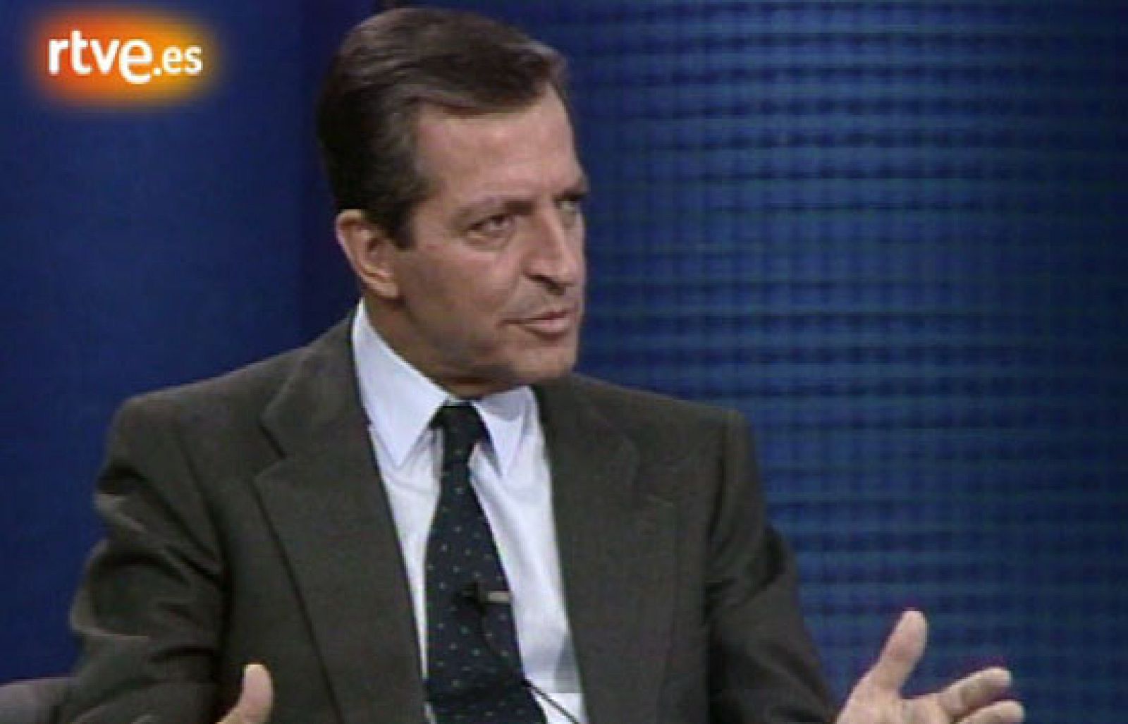 Entrevista a Adolfo Suárez en 'Primera Fila' (1990) - Programas y Concursos en el Archivo de RTVE | Ver