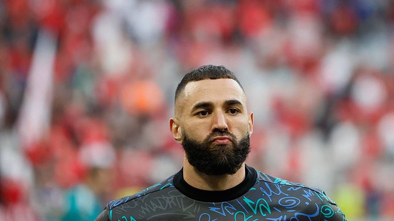 El ministro del Interior fracés acusa a Benzema de tener "vínculos notorios con los Hermanos Musulmanes"