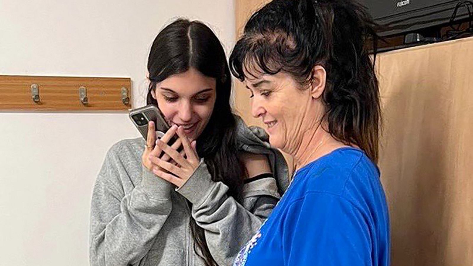 Hamás libera "por razones humanitarias" a dos secuestradas estadounidenses