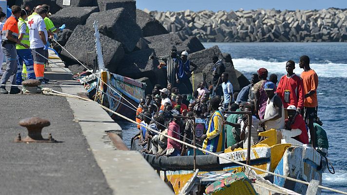 Telediario Fin de Semana - Crisis migratoria en Canarias: más de 900 personas llegan a El Hierro