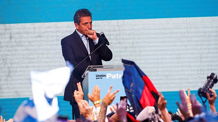 Telediario Matinal - Massa da la sorpresa con una ajustada victoria sobre Milei y tendrá que disputarle la Presidencia en segunda vuelta