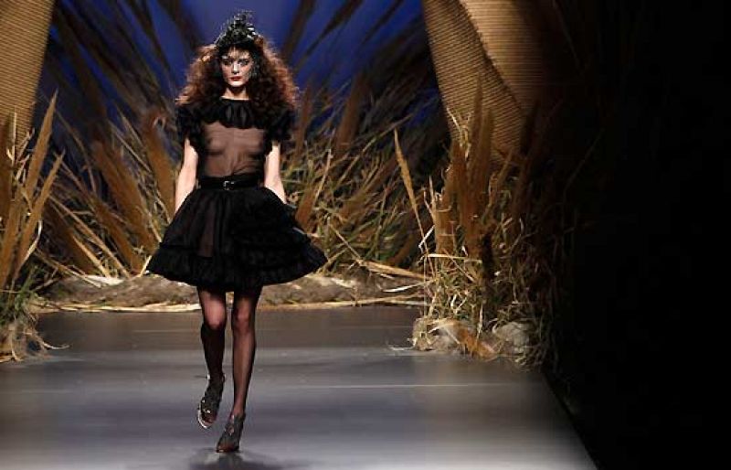 Desfile de Francis Montesinos en la Cibeles Madrid Fashion Week 2010