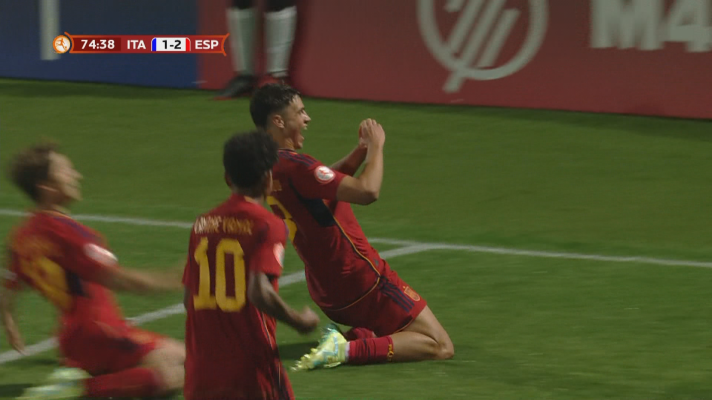 Fútbol - Marc Guiu, la nueva perla de 'La Masía' que ya goleaba este verano con las categorías inferiores de España