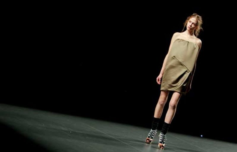 Desfile de Victorio & Lucchino en la Cibeles Madrid Fashion Week 2010