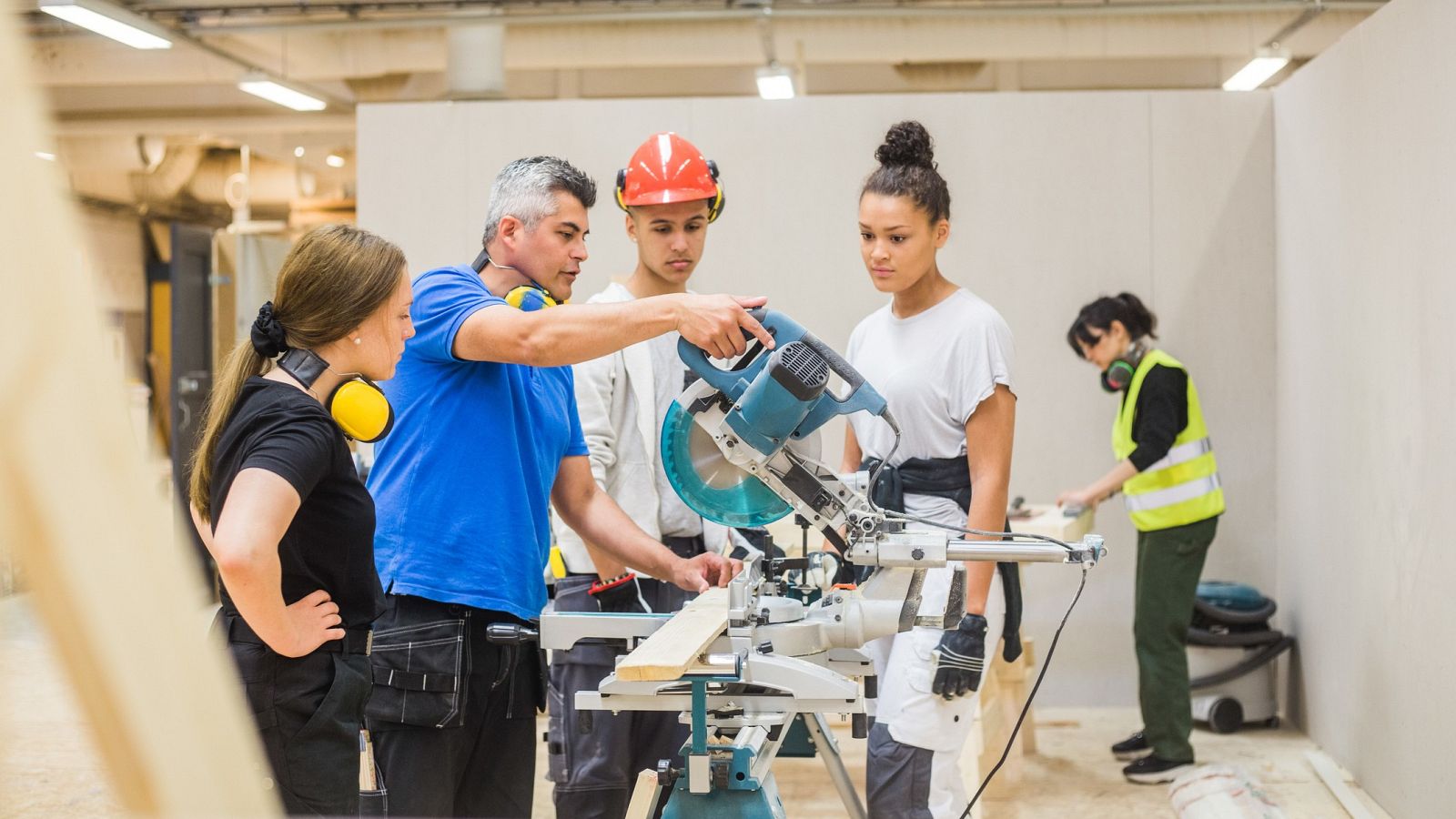 Los profesores, clave para evitar el abandono en la FP media | Ver