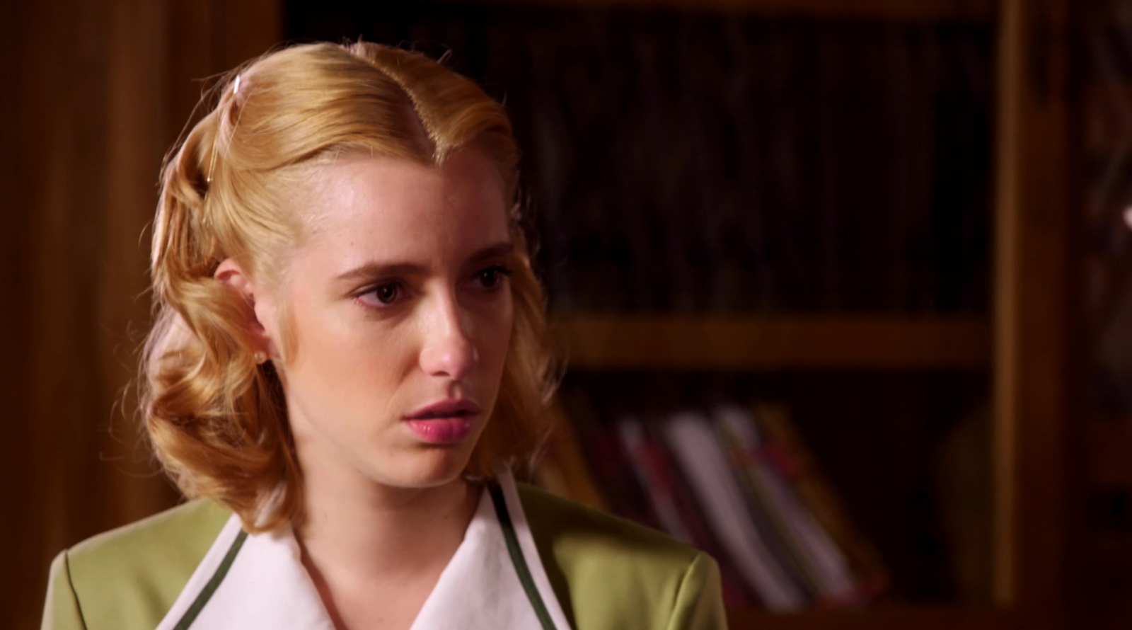 El motivo por el que Laurita tiene que trabajar en La Moderna - Salón de té La Moderna | Ver