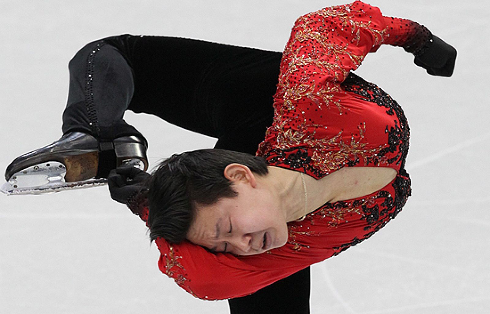 Repasa de nuevo la final de patinaje artístico masculino en la que Javier Fenrnández acabó decimocuarto, todo un logro para el patinador español (19/02/2010).