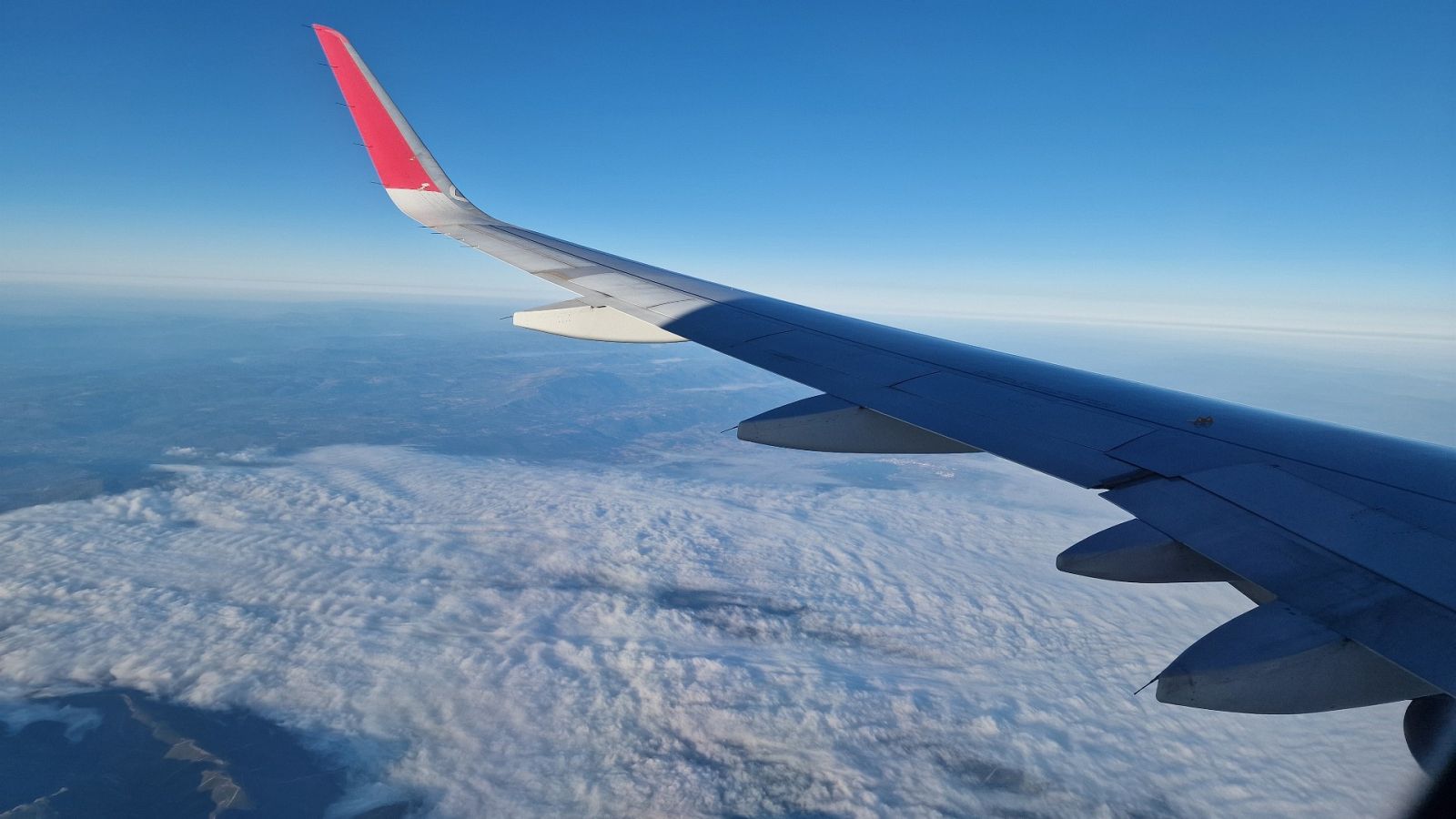 ALA en contra de reducir los vuelos cortos - Informativo 24h | Ver