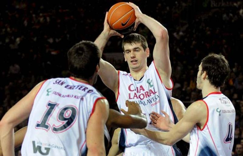 El Baskonia, a semis sin problemas