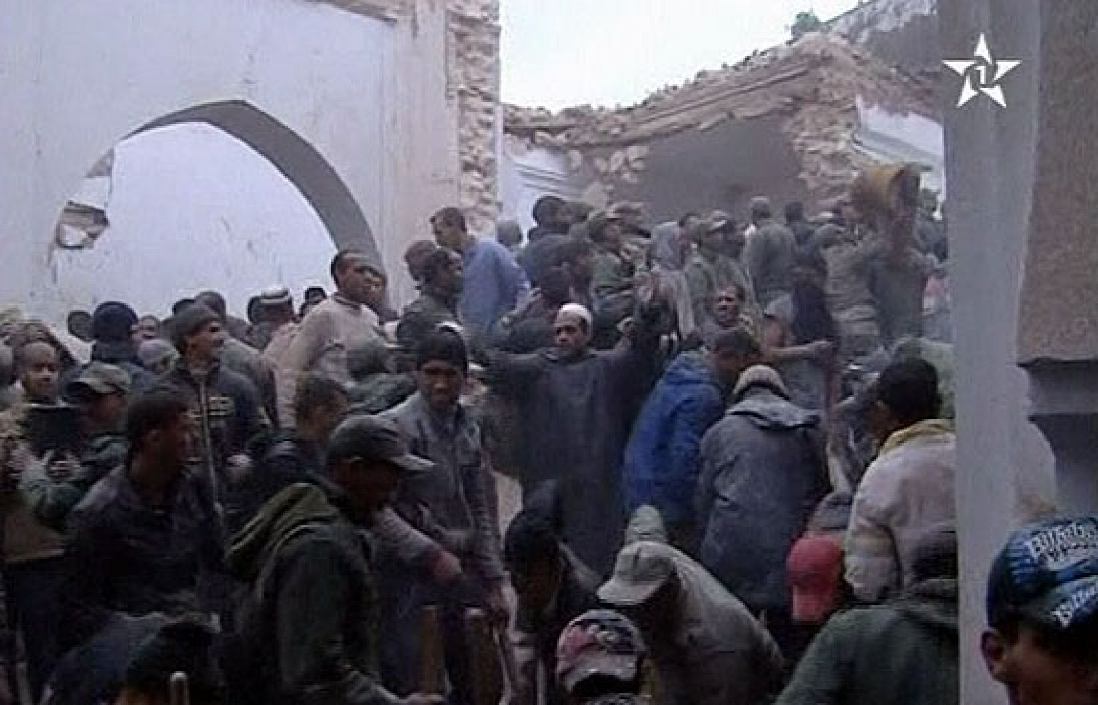 Al menos 32 muertos al derrumbarse el minarete de una mezquita en Marruecos | Ver