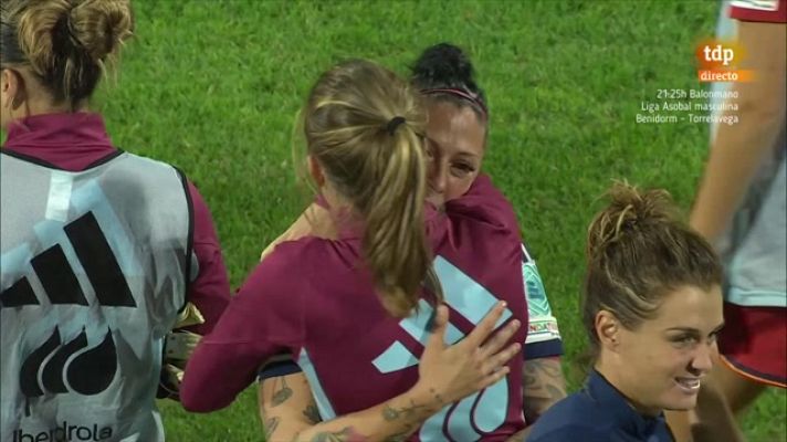 Fútbol - Emocionante abrazo de Jenni Hermoso con Irene Paredes