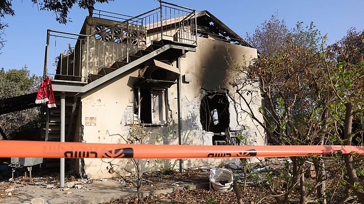 Telediario 2 - Prosigue la identificación de las víctimas de Hamás en Israel