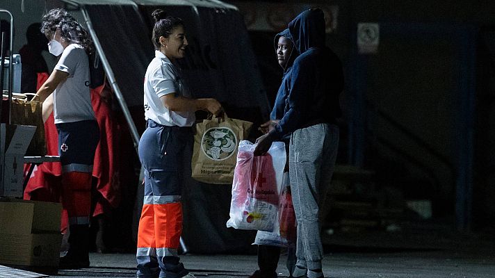 Telediario Fin de Semana - Las ONG piden medios para atender a los migrantes en Canarias
