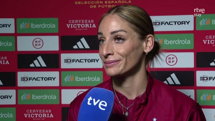 Fútbol - Esther González, sobre su regreso a la selección, a RTVE: "Cuando llegué no me había puesto la ropa con la estrella. Fue una satisfacción de grupo increíble"