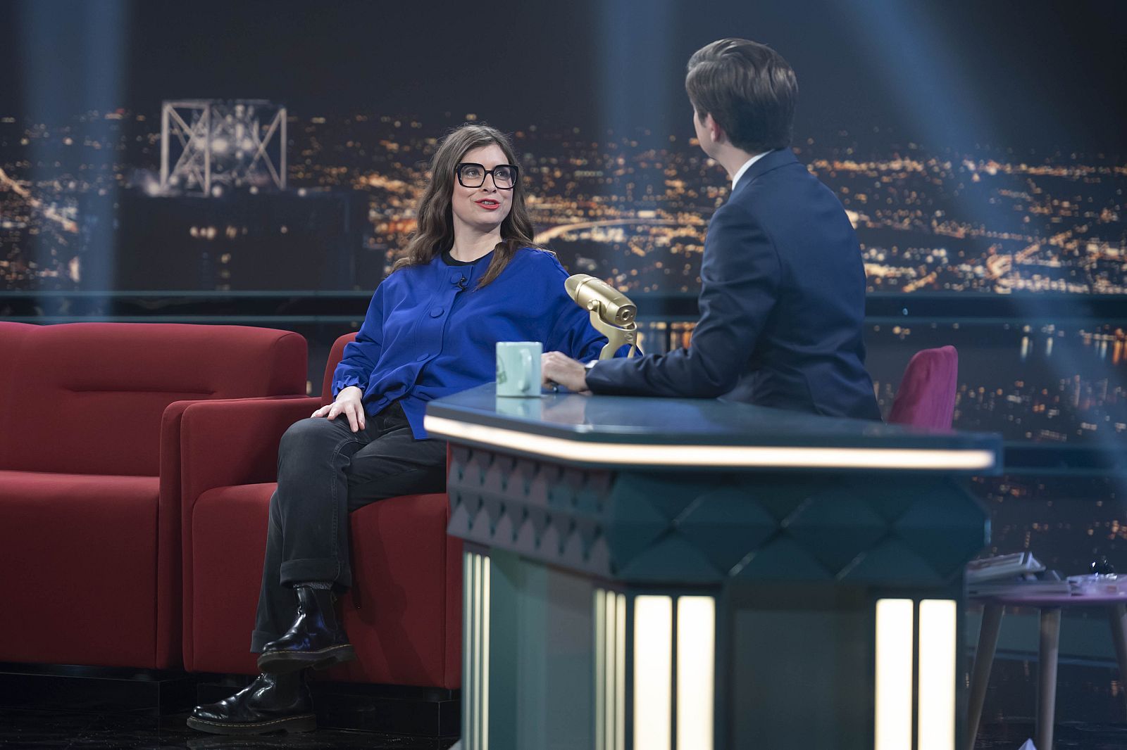 Isa Calderón repasa Los Puentes de Madison en el Late Xou con Marc Giró