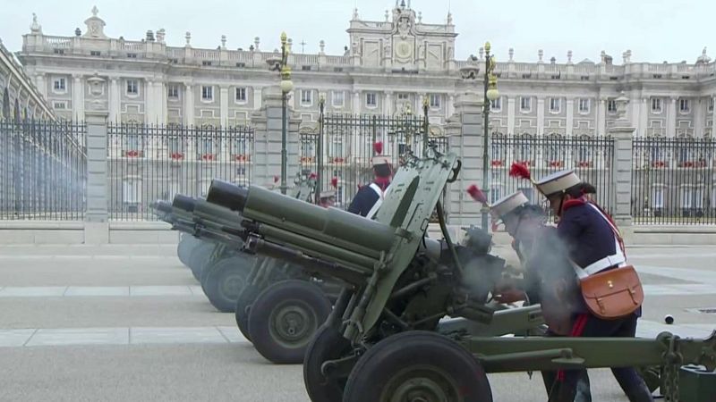 Salvas de honor y tañido de campanas por la jura de Leonor - Especiales informativos | Ver