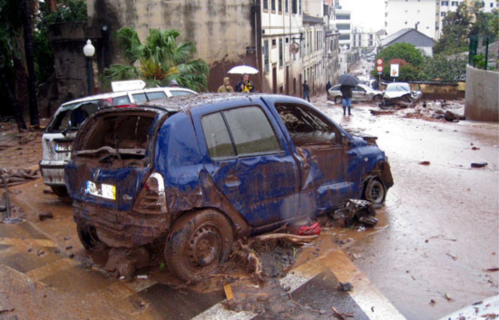 Al menos 32 muertos en las inundaciones que sufre la isla de Madeira | Ver