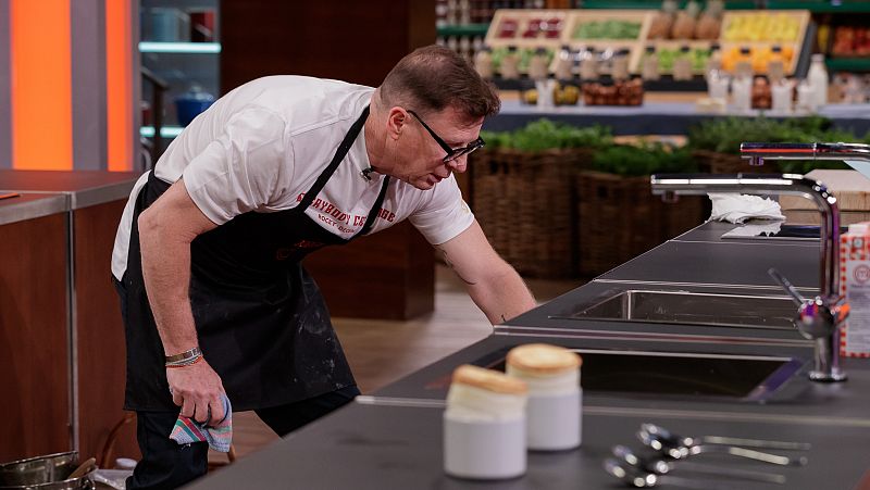 Toi Moreno rota con el cocinado de Jorge Cadaval | Ver