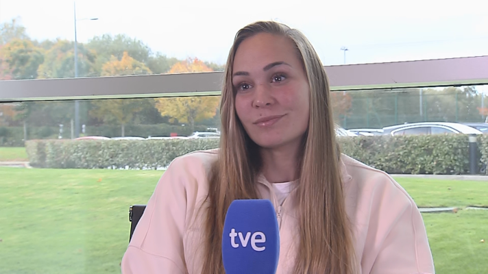 Fútbol - Entrevista con Irene Guerrero: "El fútbol en Inglaterra es más intenso que en España"