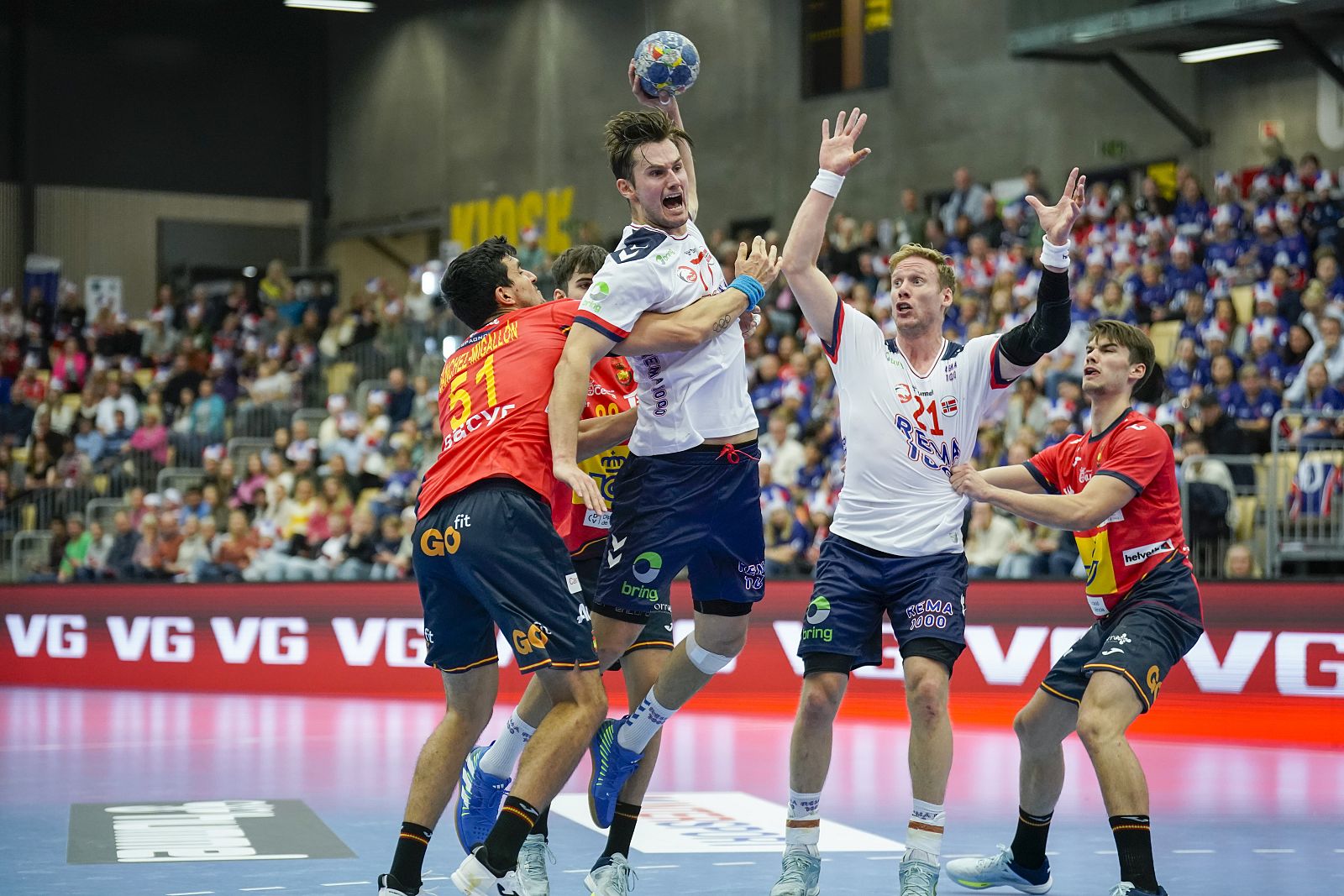 Noruega vence a España en un final apretado (31-29)