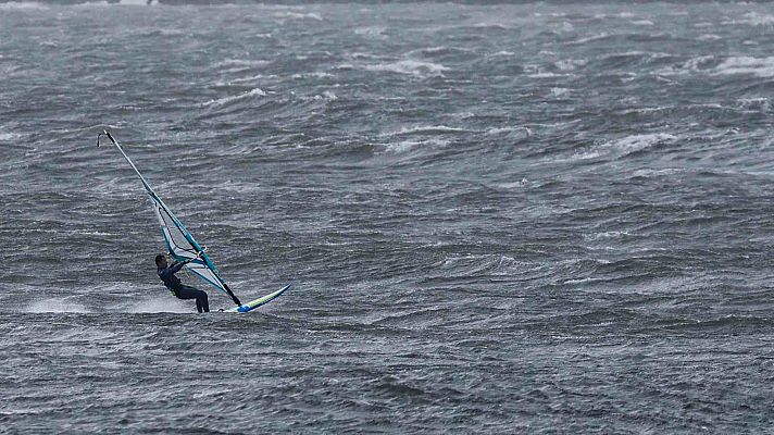 El tiempo - Viento y lluvia en Galicia, el Cantábrico y Canarias