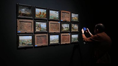 El Museo del Prado da la vuelta a los cuadros con una exposici�n que ense�a los reversos de las obras