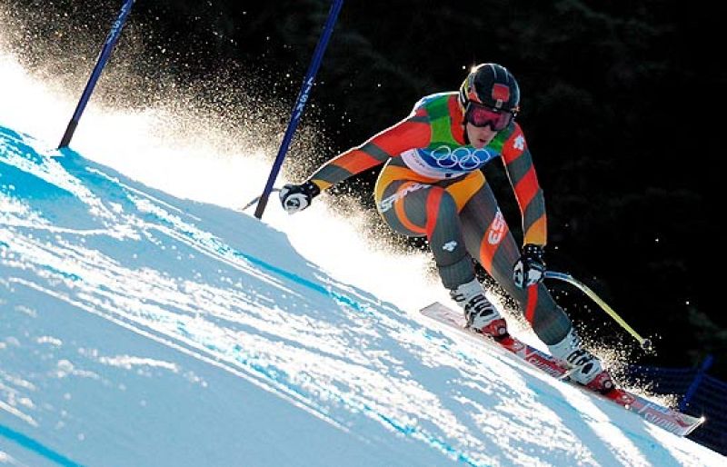 La esquiadora española Carolina Ruiz conquistó un meritorio decimoctavo puesto en la prueba de supergigante de los Juegos Olímpicos de Vancouver.