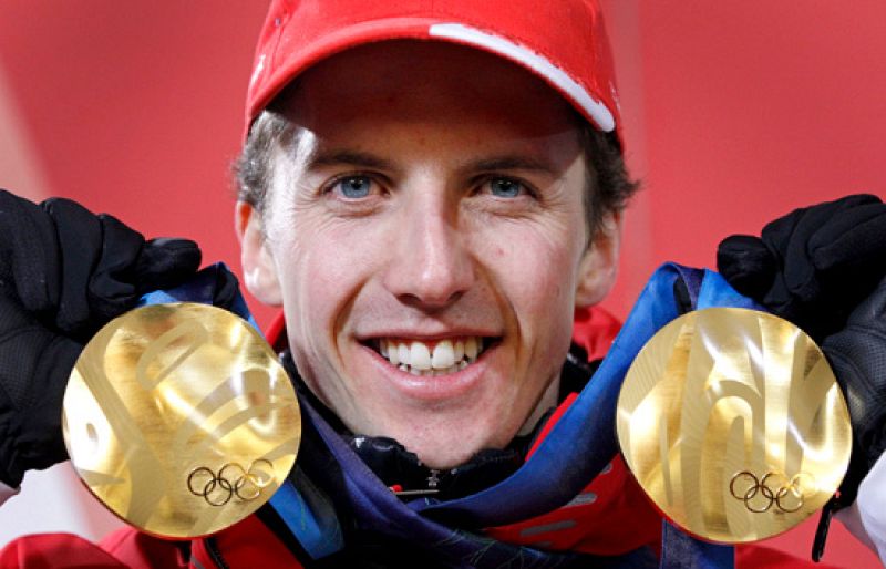 El suizo Simon Ammann, a quien llaman 'Harry Potter', ha vuelto ha conseguir dos medallas de oro en la modalidad de trampolín.