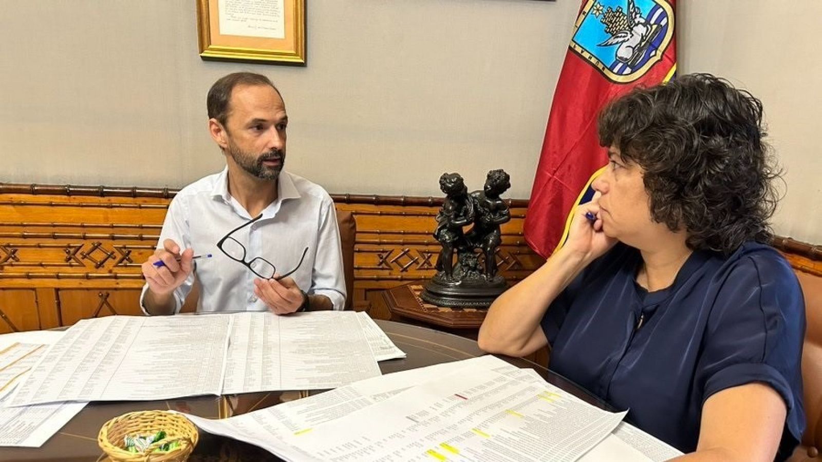 Víctor Mora (PSOE), tras su agresión en Sanlúcar de Barrameda, insta a "calmar los ánimos" y lamenta que se está "despertando un clima muy agresivo"