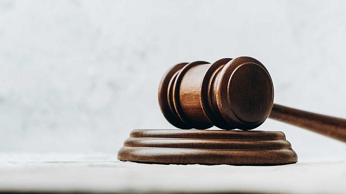 Telediario 1 - Críticas en el PP y entre las asociaciones de jueces por la inclusión del término "lawfare" en el acuerdo PSOE-Junts