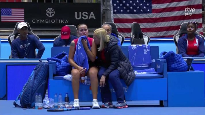  - La frustración de Kenin: llorando desconsoladamente tras la paliza de Vondrousova en la Billie Jean King Cup