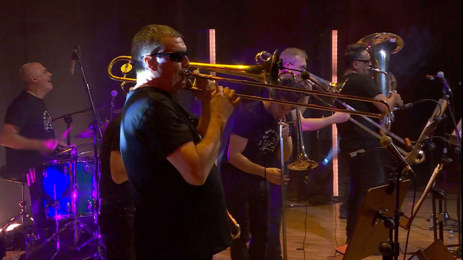 Las Noches del Monumental - The Sir Alligator's Company - ver ahora