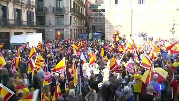 L'Informatiu - El rebuig a l'amnistia omple de gom a gom la plaça Sant Jaume