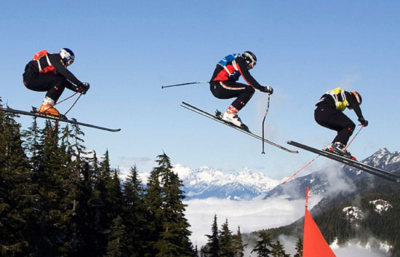 El skicross es el deporte debutante en estos JJOO de invierno de Vancouver. Se caracteriza por el espectáculo y por las impactantes caídas.