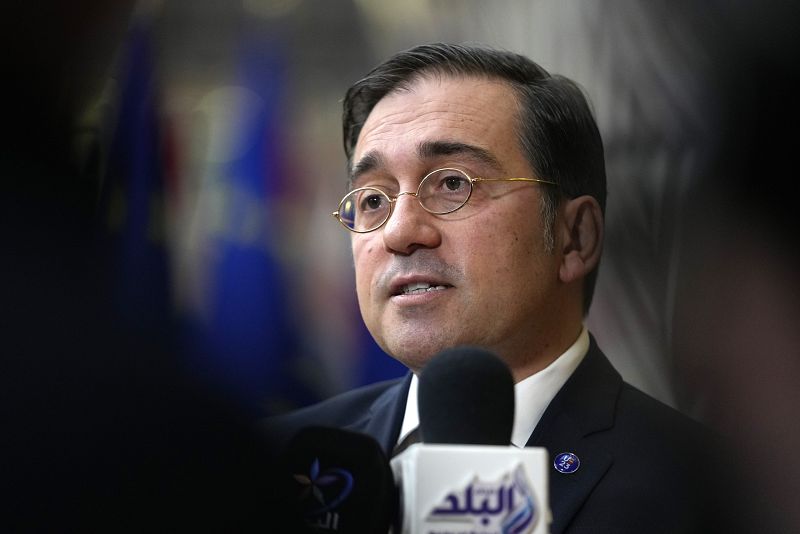 Albares confirma que un primer grupo de españoles atrapados en Gaza ya ha pasado un primer control en Ráfah