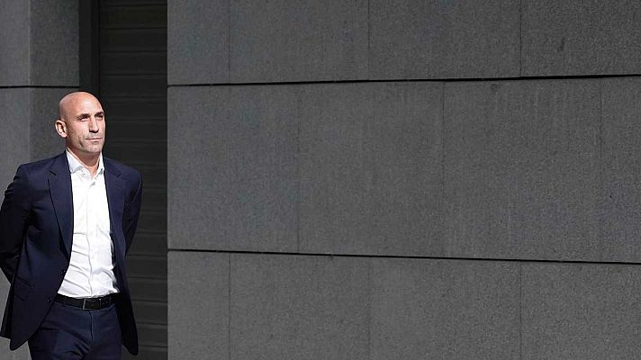 Telediario 1 - Luis Rubiales pide al TAD que archive su expediente