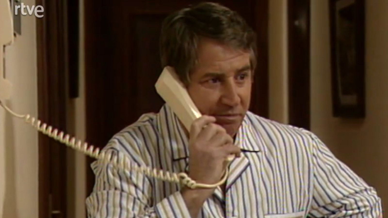 Aquí hay negocio - Jaque al rey - ¡Aquí hay negocio! | Ver