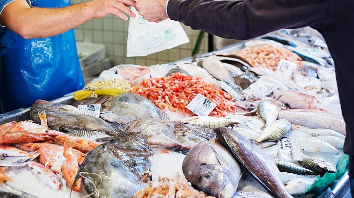 Telediario 2 - La compra de pescado, en caída: el sector pide que se rebaje el IVA para impulsar su consumo