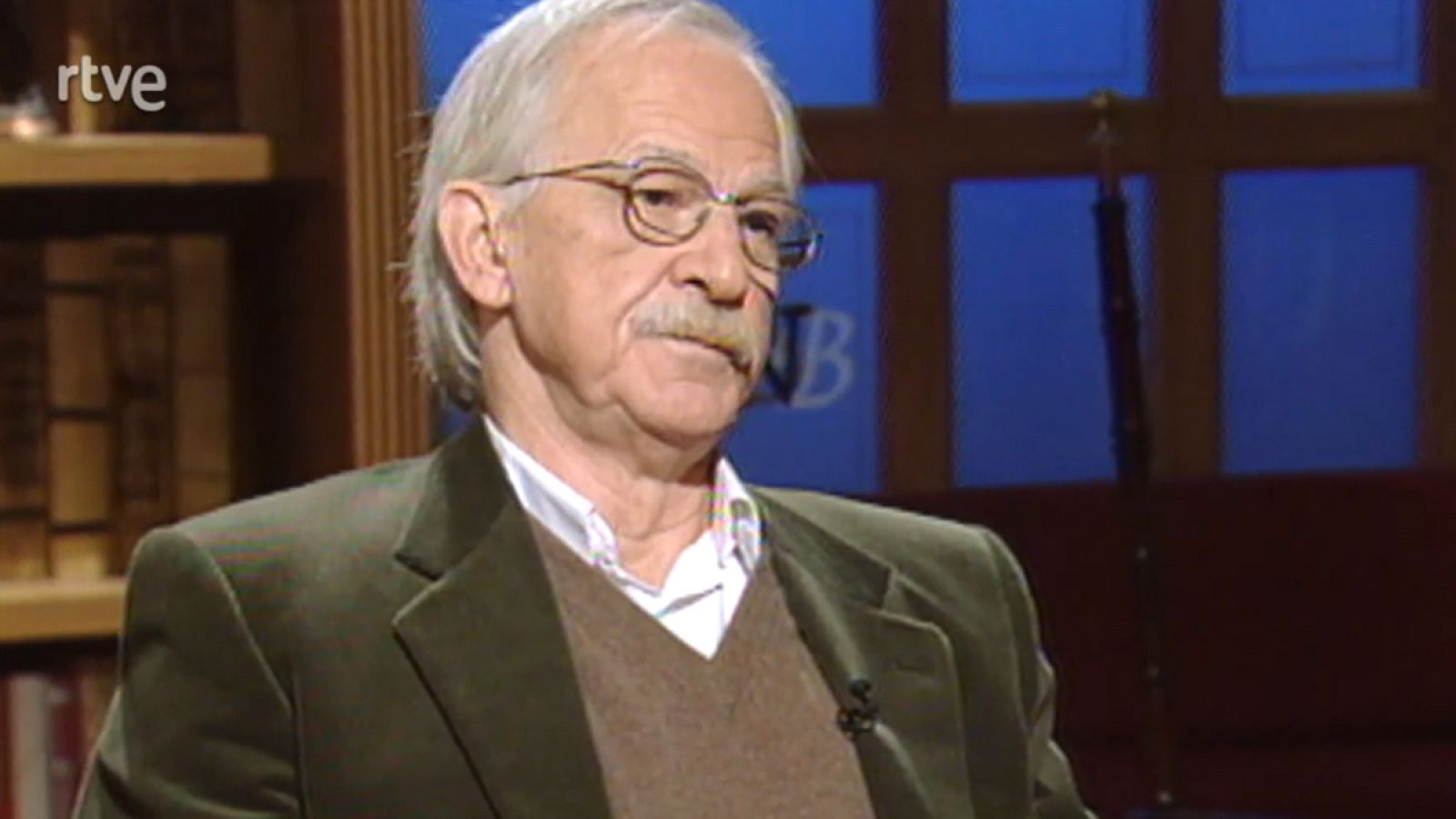 Negro sobre blanco - Antonio Escohotado. Tristes trópicos - Negro sobre blanco | Ver