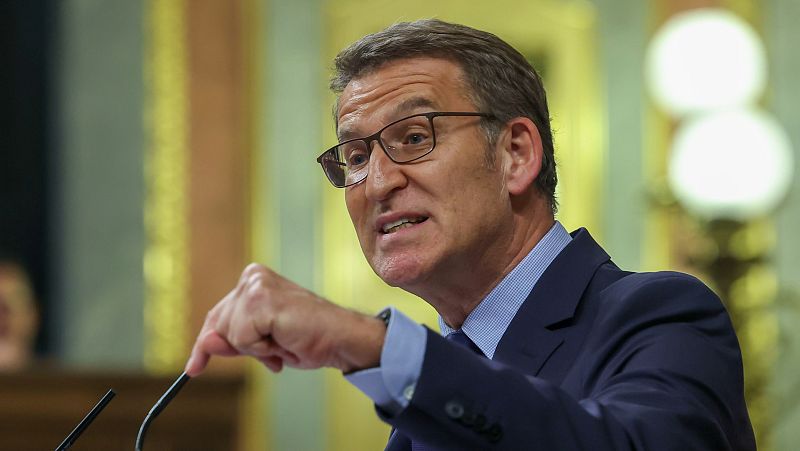 Feij�o replica a S�nchez durante la sesi�n de investidura