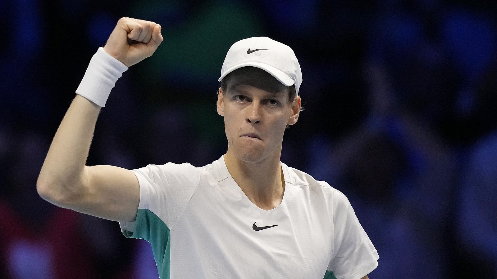 Jannik Sinner vence a Rune y mete a Djokovic en semis | Ver