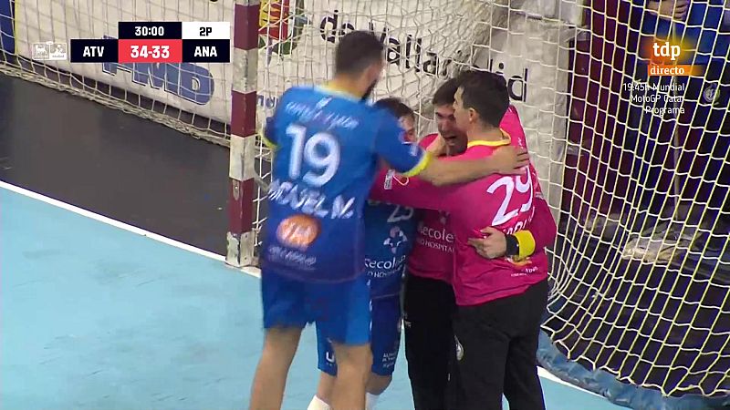 César Pérez da la victoria al Atlético Valladolid con un paradón en los últimos segundos