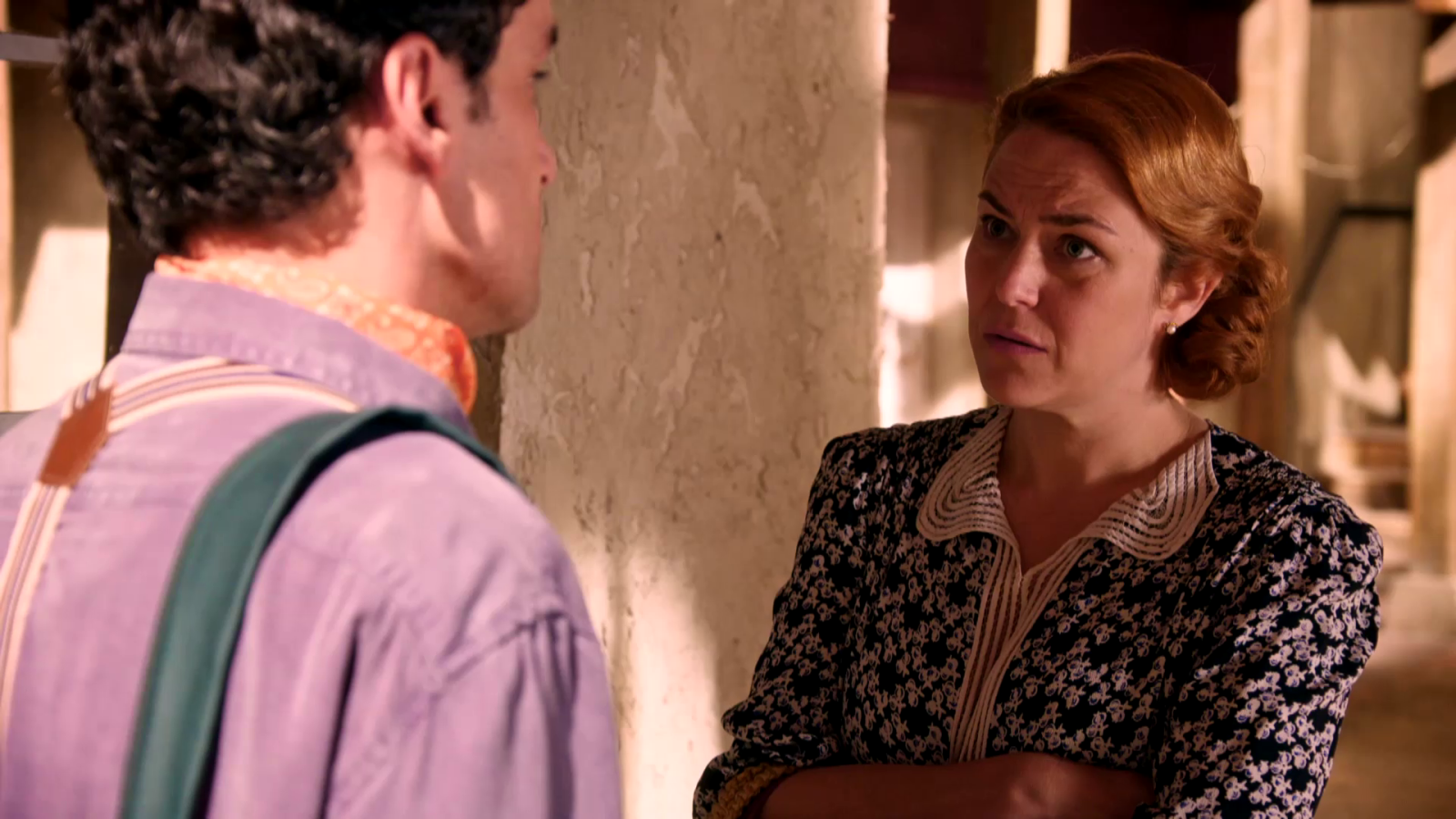 Antonia ha empeñado los anillos de su boda con Ramón - Salón de té La Moderna | Ver