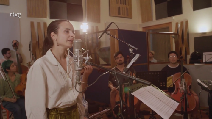 Atención obras - Andrea Motis