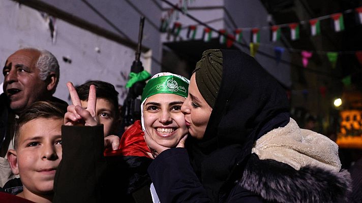 Telediario Fin de Semana - Los palestinos reciben a los presos liberados por la tregua