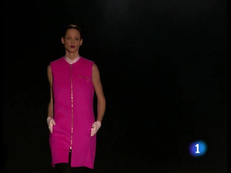 Andrés Sarda y David Delfin emocionan en Cibeles | Ver